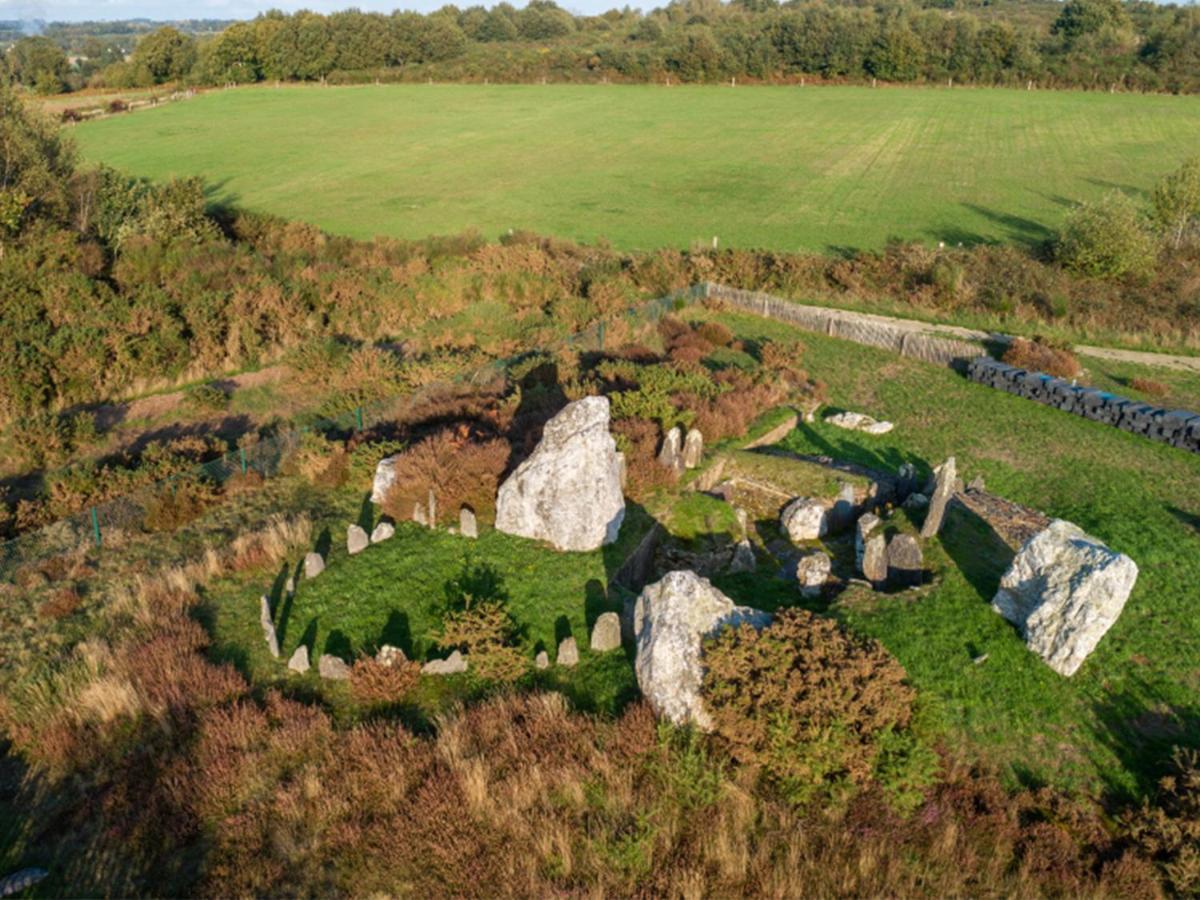 Moulin Menhirs & Zone Naturelle Protegee Saint-Just  Exterior photo